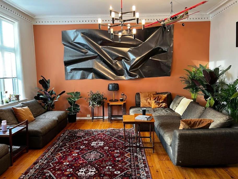 Апартаменты Spacious Historical Art Oasis In The Center Берген